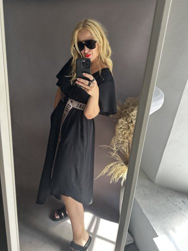 Šaty áčkové střihu Marca-černé