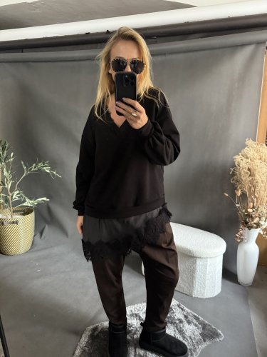 Mikina s krajkou-černá