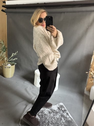 Svetr Mochy s vycpávkami na ramenou-krém