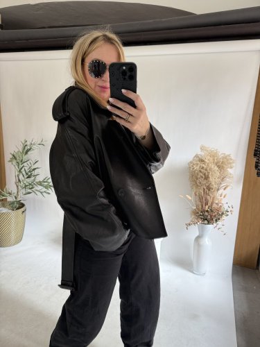 Kožená bunda na zavazování