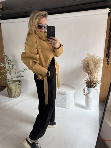 Krivák ala semiš s opaskom-mustard