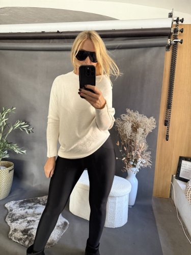 Svetr asymetrický-krémový