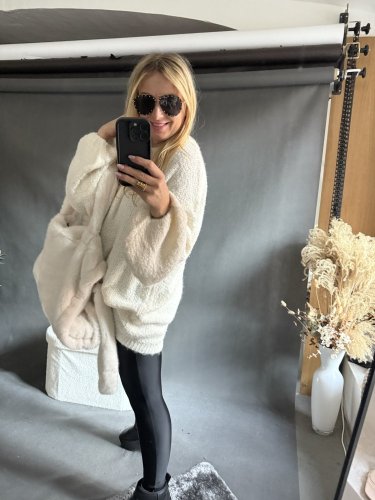 Svetr Mochy-krémový