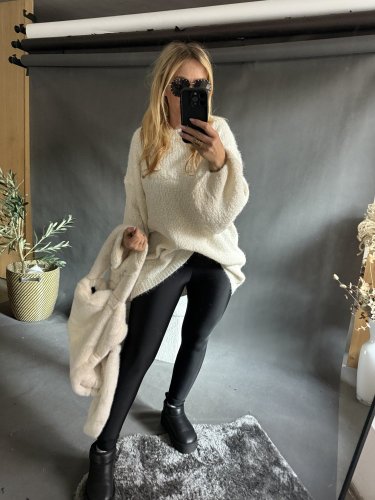 Svetr Mochy-krémový