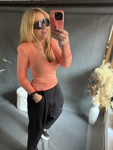 Tričko s vycpávkama-broskev