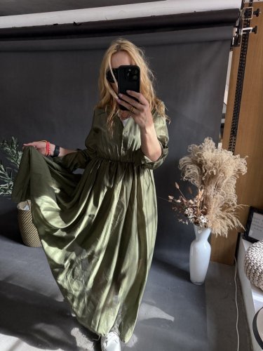 Šaty s opaskom Hodváb-khaki