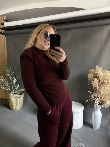 Sveter s vypchávkami Gusto-bordeaux