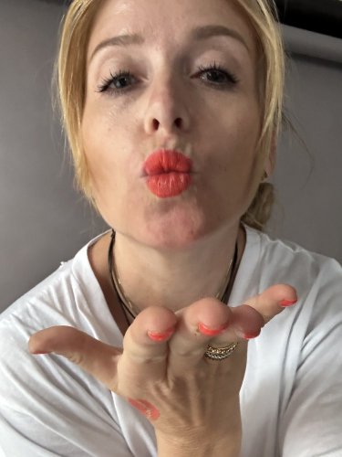 Rúž s balzamom Real Charming odtieň 4