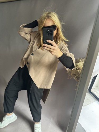 Kabátek lehký asymetrický SUN-cognac