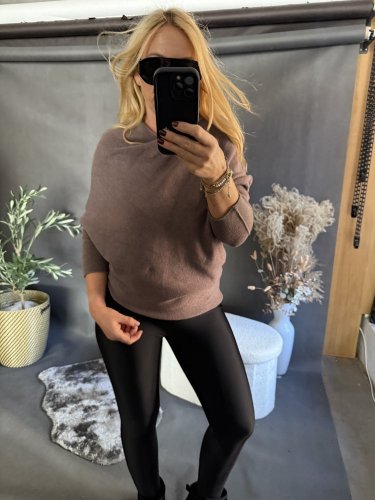 Svetr asymetrický-mocca