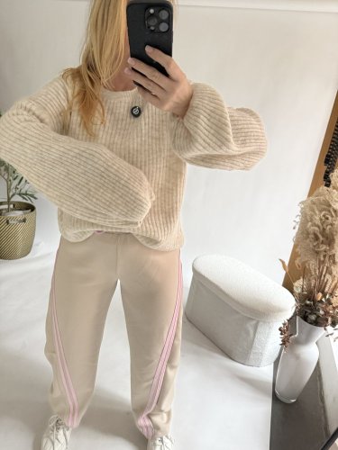 Svetr Bubble s oversize rukávem-krémový