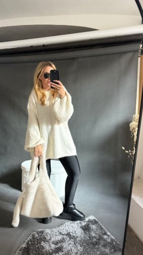 Svetr Mochy-krémový