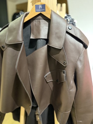 Krivák kožený-hnedý