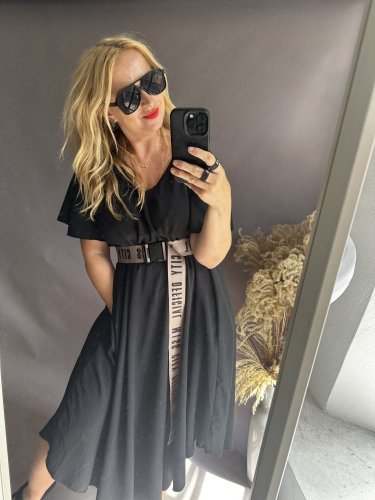 Šaty áčkové střihu Marca-černé