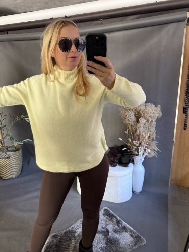 Svetr Baby alpaka se stojáčkem-žlutý