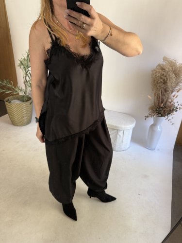 Tílko krajkové oversize-černý