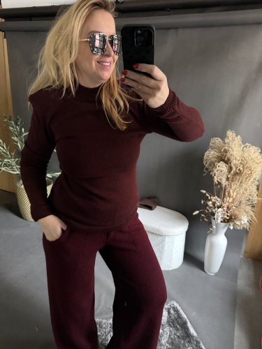 Sveter s vypchávkami Gusto-bordeaux