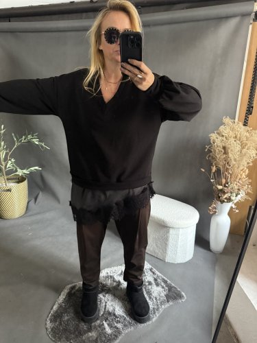 Mikina s krajkou-černá