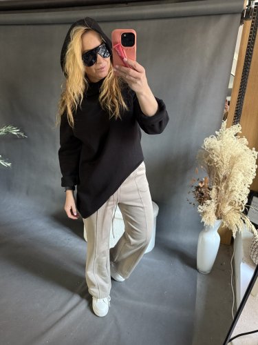 Mikina s kapucňou na postavu XS-M-čierna