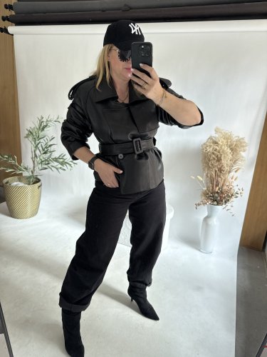 Kožená bunda na zavazování