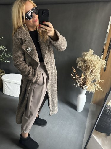 Kabát Defile s brošňou-mocca