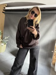 Halenka se zlatým detailem