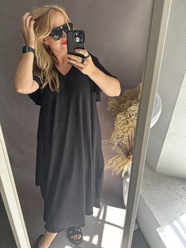 Šaty áčkové střihu Marca-černé