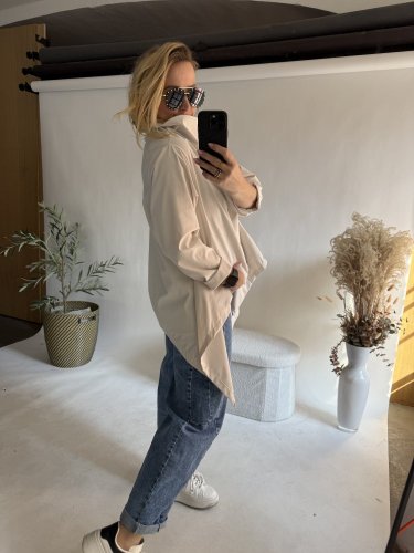 Bunda asymetrická Sofymax-béžová