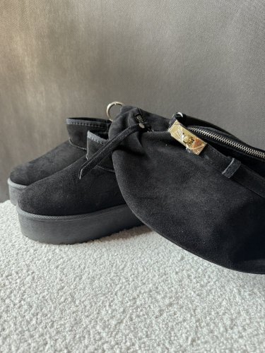 Pásek kožený posuvný se zlatou sponou-broušený černý