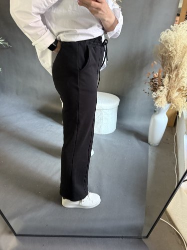 Teplákové nohavice Tara-čierne