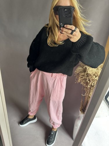 Svetr kratší s výstřihem do V s příměsí mohéru-nekouše-černý