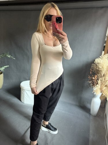 Tričko hranatý výstřih Jordan-krémové