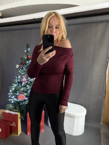 Tričko so sexi výstrihom na postavu XS-M-červené