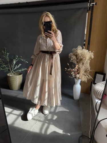 Šaty s opaskom Hodváb-béžové