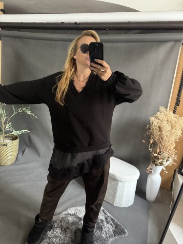 Mikina s krajkou-černá