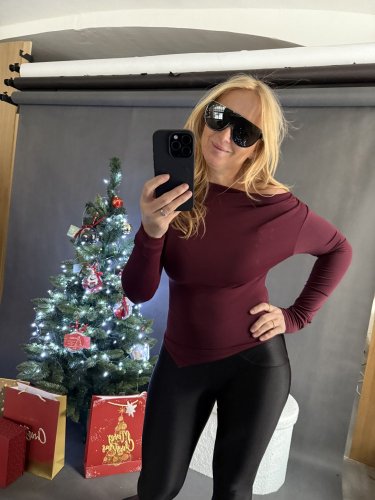 Tričko so sexi výstrihom na postavu XS-M-červené