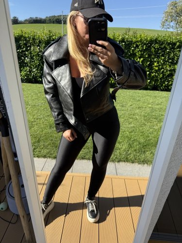 Křivák koženkový Evil-černá