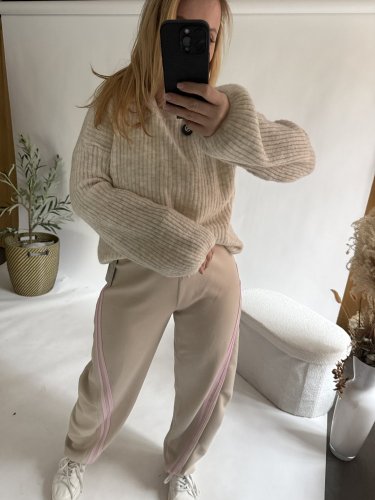 Svetr Bubble s oversize rukávem-krémový