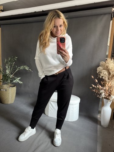 Svetr asymetrický-bílý