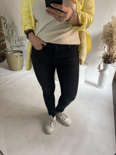 Džínsy Grande  čierne na postavu 38-48