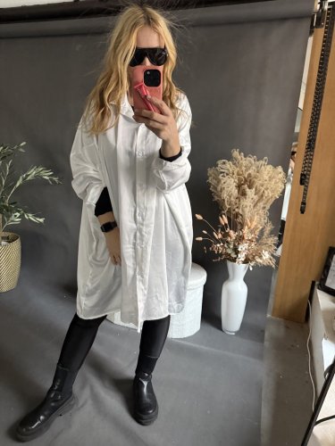 Košeľa lesklá Oversize UNISIZE-bielá