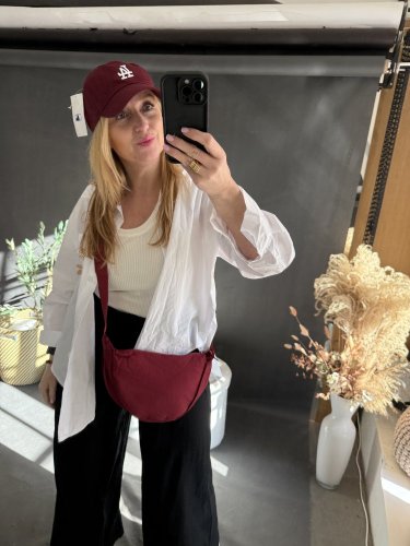 Ľadvinka prešívaná vínová