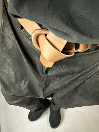 Kalhoty Blair na postavu 34-42-koženkový vzhled-černý