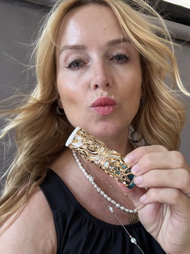 Balzám na rty-barva se mění s pigmentem rtů