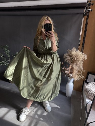 Šaty s opaskom Hodváb-khaki