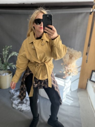 Krivák ala semiš s opaskom-mustard