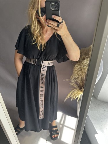 Šaty áčkové střihu Marca-černé