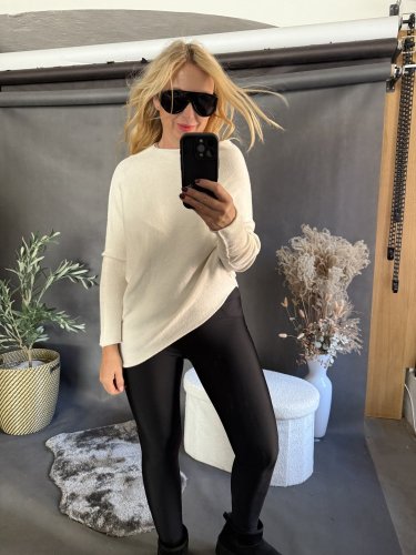 Svetr asymetrický-krémový