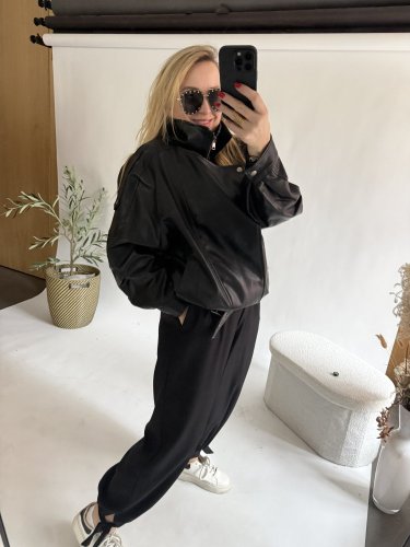 Nohavice Flowy hariem-čierná