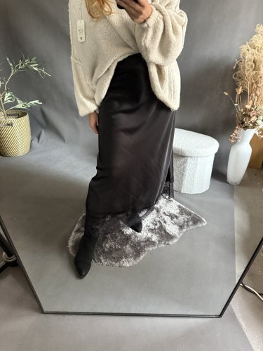 Saténová sukně Amber s krajkou černá